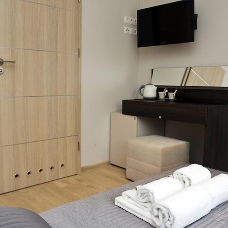 Villa Modlin Airport Nowy Dwor Mazowiecki Ruang foto