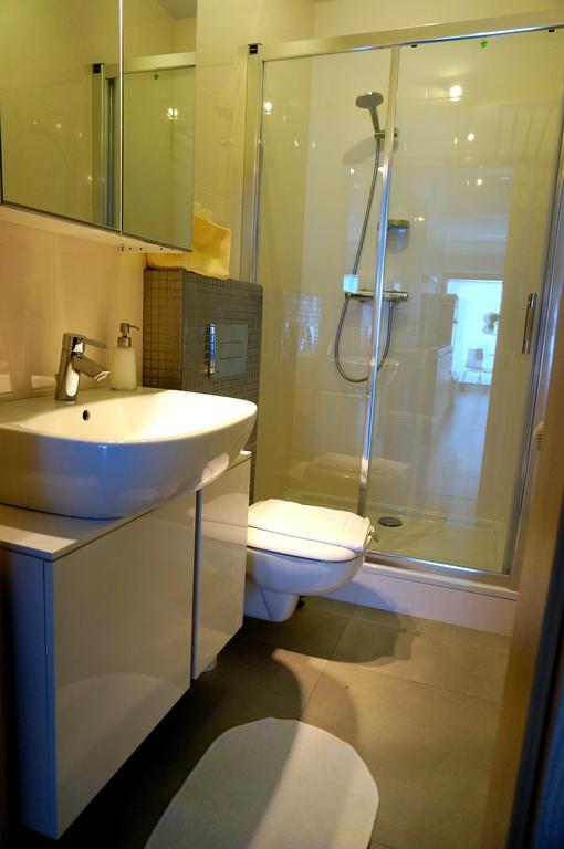 Villa Modlin Airport Nowy Dwor Mazowiecki Ruang foto