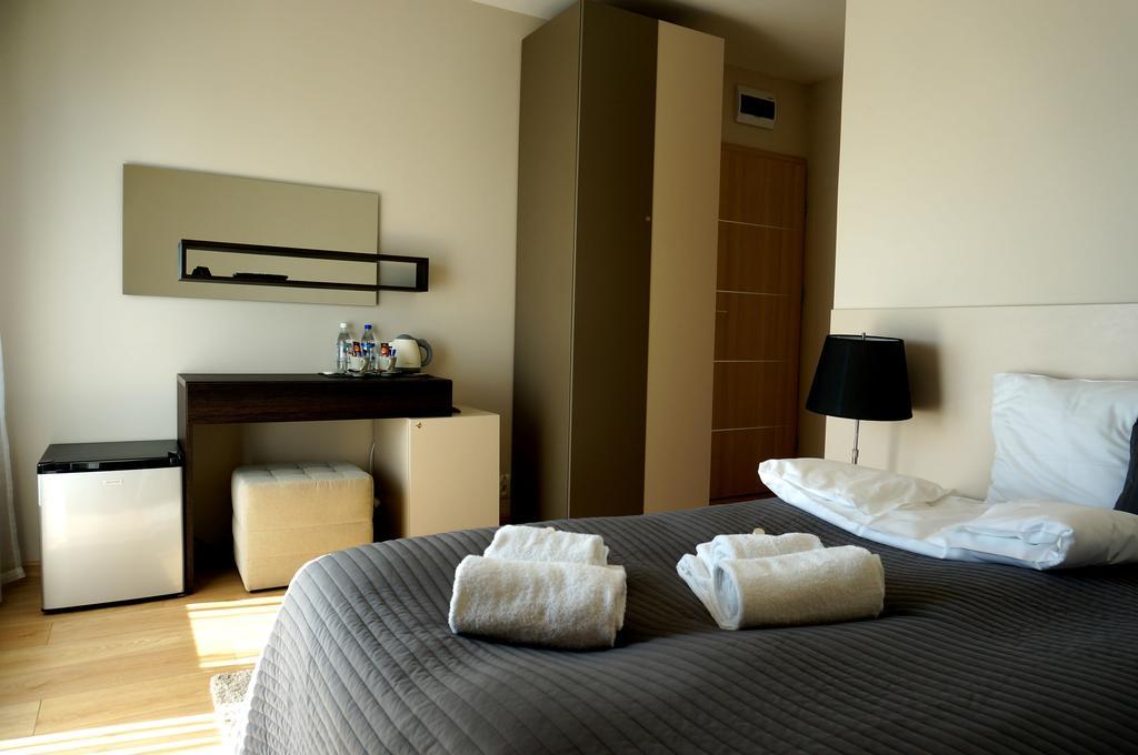Villa Modlin Airport Nowy Dwor Mazowiecki Ruang foto