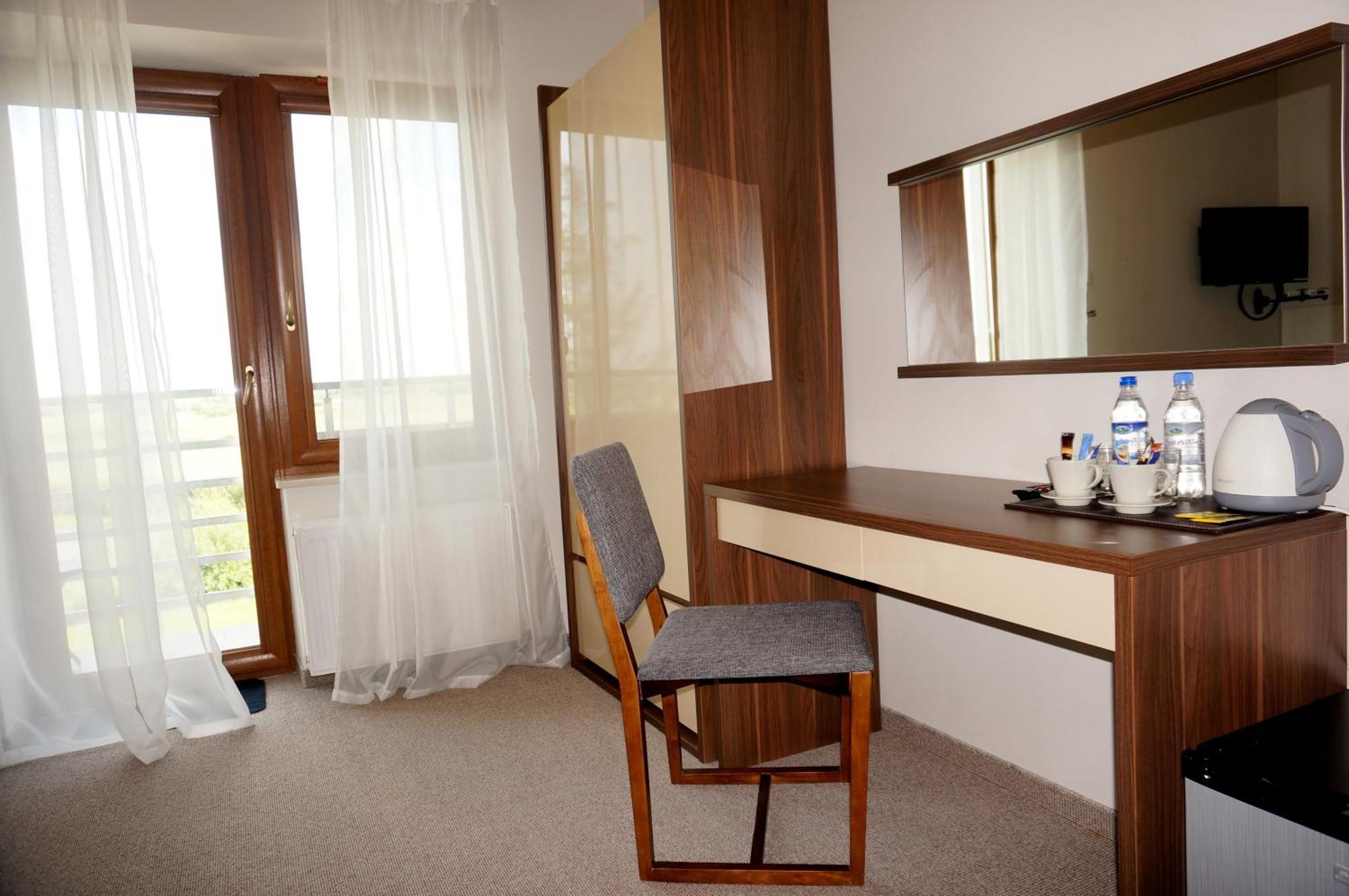 Villa Modlin Airport Nowy Dwor Mazowiecki Ruang foto
