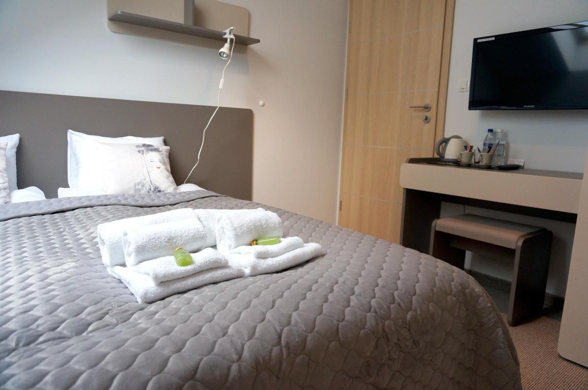 Villa Modlin Airport Nowy Dwor Mazowiecki Ruang foto