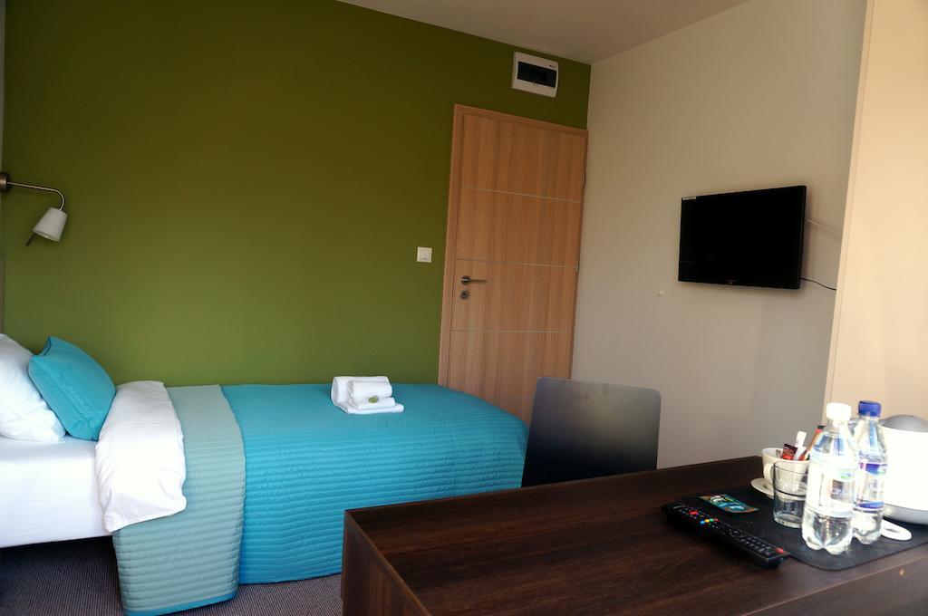 Villa Modlin Airport Nowy Dwor Mazowiecki Ruang foto