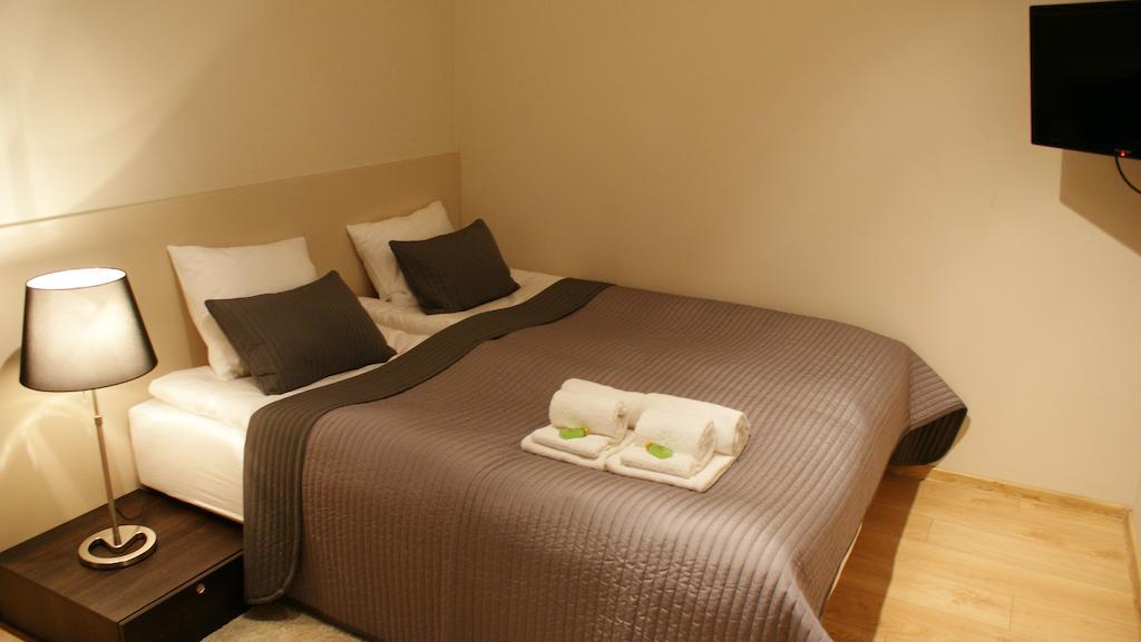 Villa Modlin Airport Nowy Dwor Mazowiecki Ruang foto