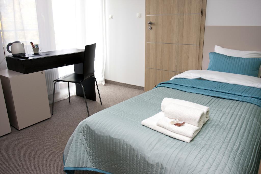 Villa Modlin Airport Nowy Dwor Mazowiecki Ruang foto