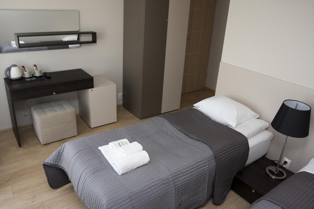 Villa Modlin Airport Nowy Dwor Mazowiecki Bagian luar foto